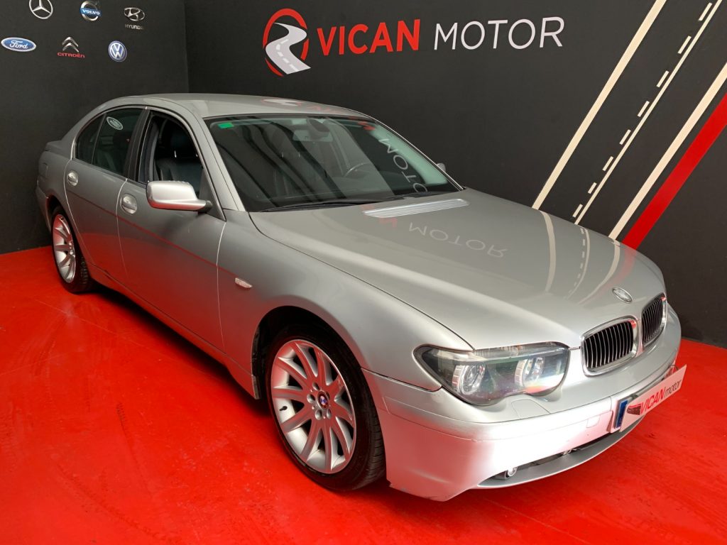 Vican Motor - Coche BMW 745 de color gris
